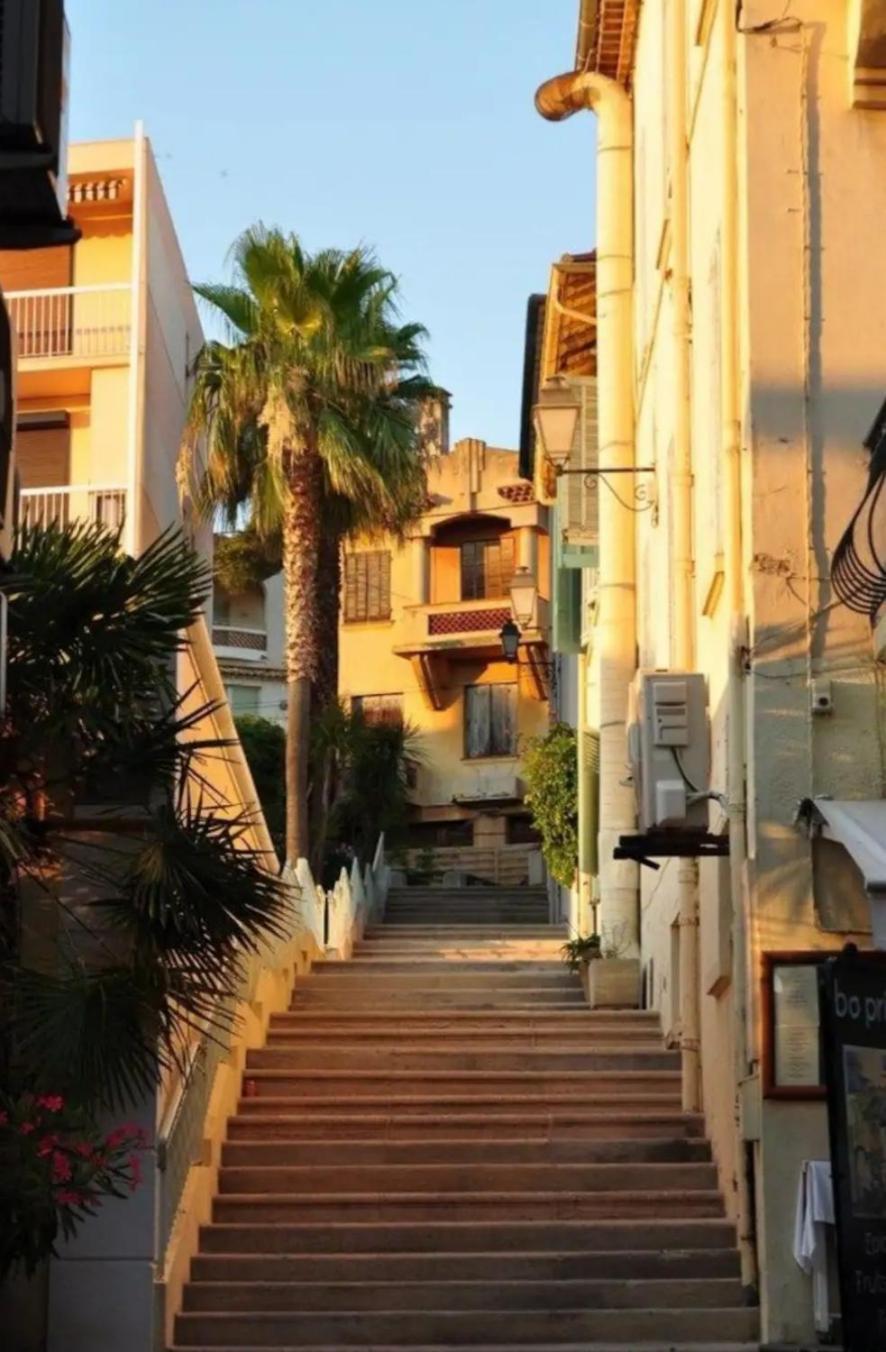 Haut De Villa A 700 Metres De La Plage, Totalement Independant Et Accessible Par Un Escalier Exterieur Sainte-Maxime Eksteriør bilde