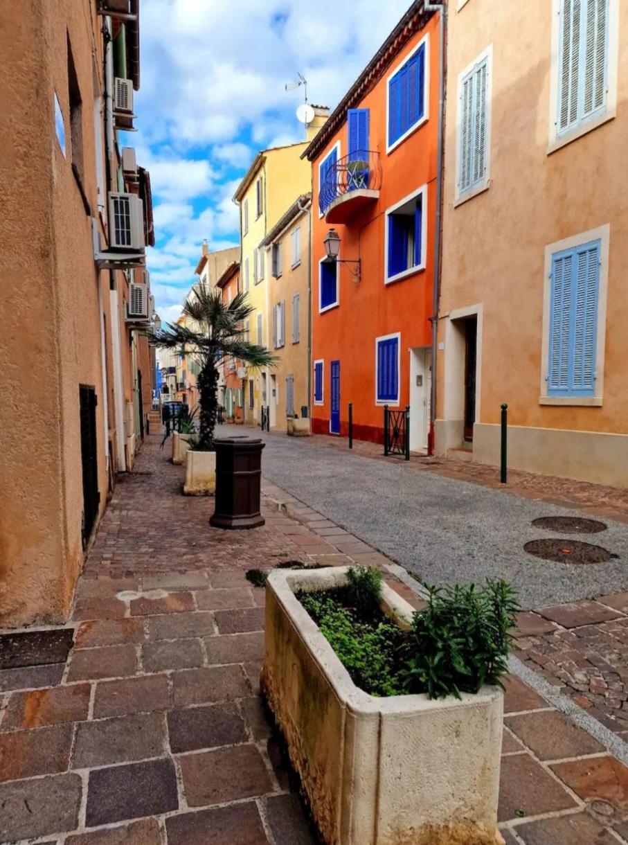 Haut De Villa A 700 Metres De La Plage, Totalement Independant Et Accessible Par Un Escalier Exterieur Sainte-Maxime Eksteriør bilde