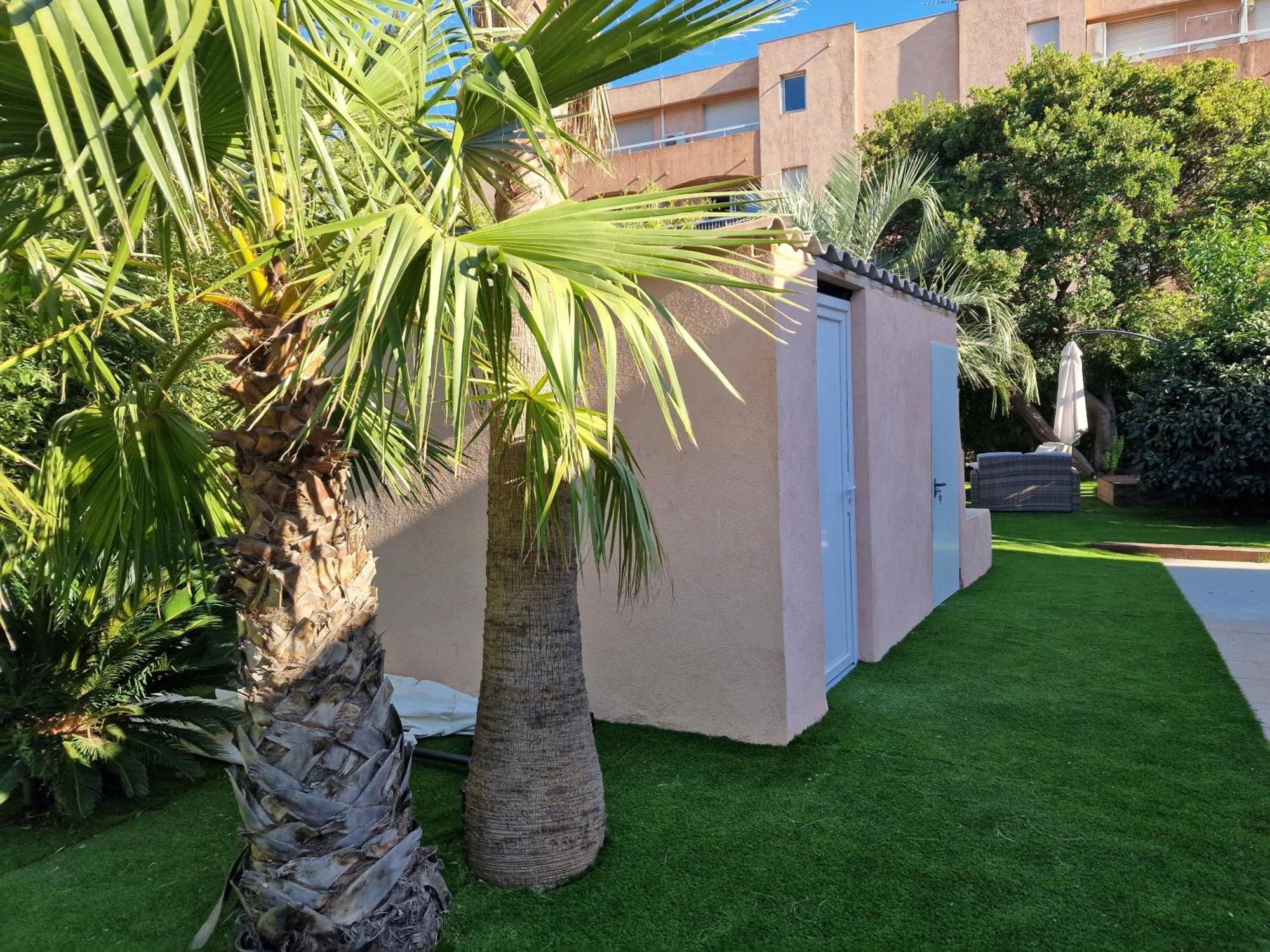 Haut De Villa A 700 Metres De La Plage, Totalement Independant Et Accessible Par Un Escalier Exterieur Sainte-Maxime Eksteriør bilde